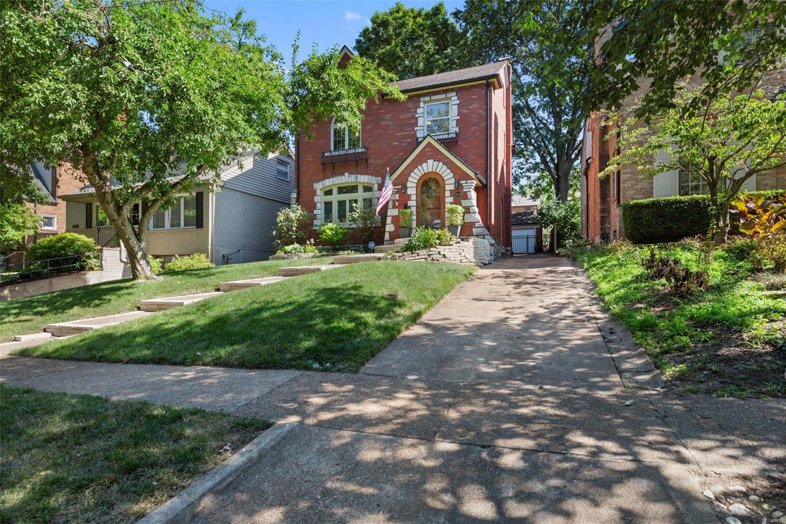 Stanford Ave, Saint Louis, MO 63130