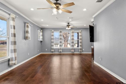 605 Dallas St, Winona, TX, 75792-5015 | Card Image