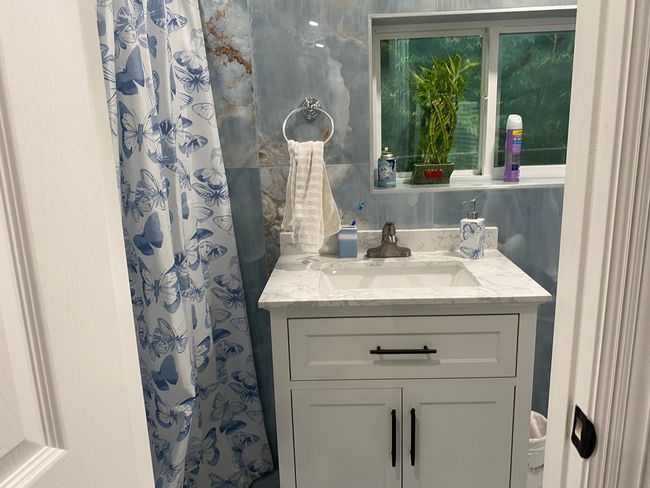 Bathroom #2 alternate view | Image 12