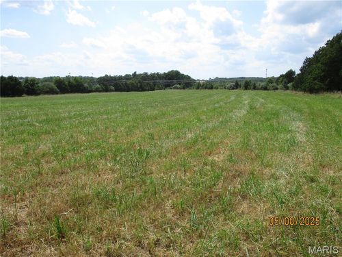 15 Northwood Rd, Cuba, MO, 65453-9700 | Card Image