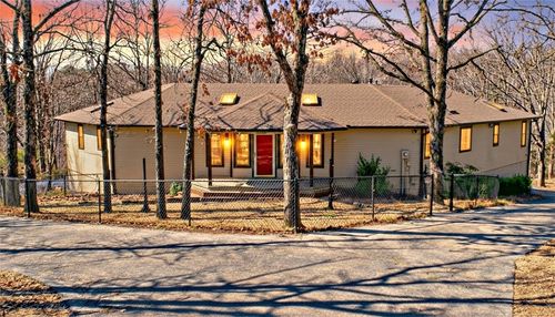 9933 Buckskin Cir, Rogers, AR, 72758-7599 | Card Image