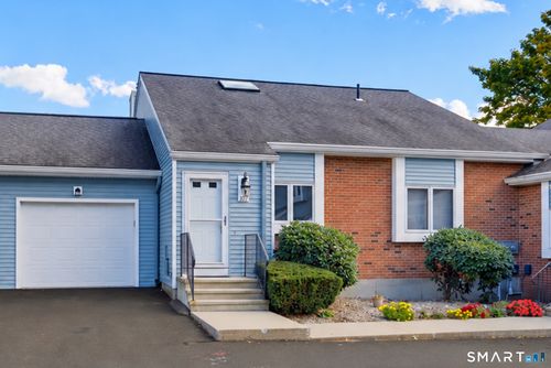107-107 Sand Stone Dr, South Windsor, CT, 06074-2852 | Card Image