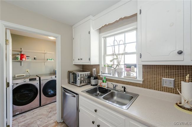 13724 Village View Dr, House other with 3 bedrooms, 3 bathrooms and null parking in Midlothian VA | Image 13
