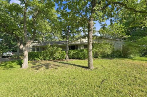 5744 Danciger Dr, Fort Worth, TX, 76112-3951 | Card Image