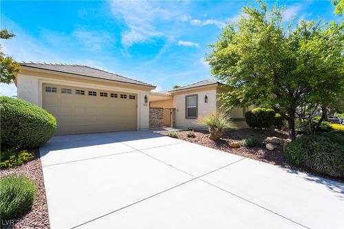 8236 Imperial Lakes St, Las Vegas, NV, 89131-4343 | Card Image