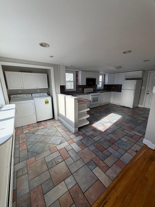 2-18 Grove St, Lynn, MA, 01905-1614 | Card Image