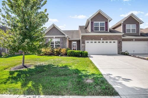 8643 Twain Ln, Indianapolis, IN, 46239-8014 | Card Image
