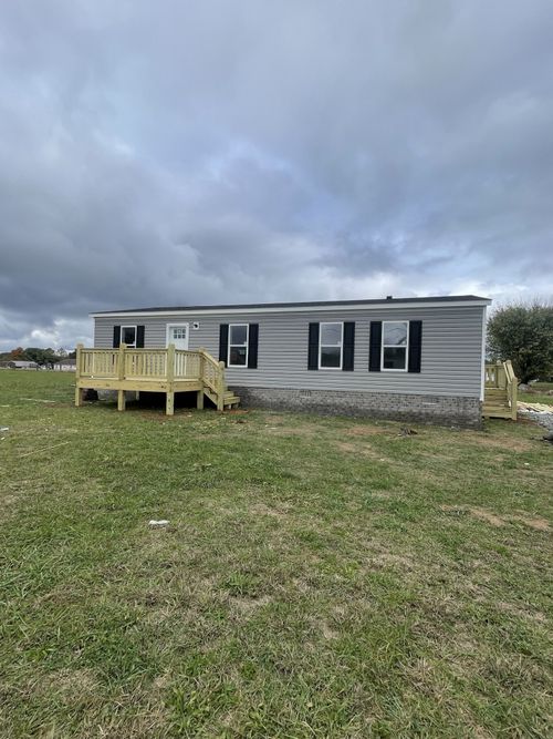 10 Mcnabb Ln, Lafayette, TN, 37083-3284 | Card Image