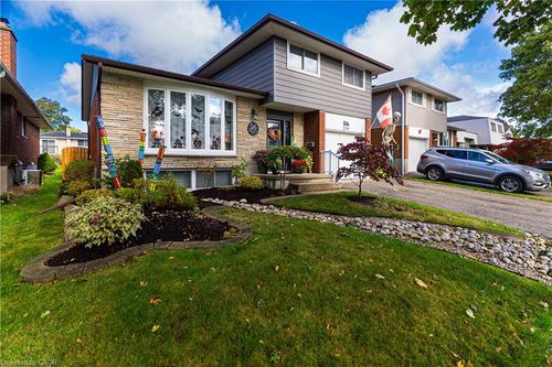 56 Ramblewood Way, Kitchener, ON, N2N1G7 | Card Image