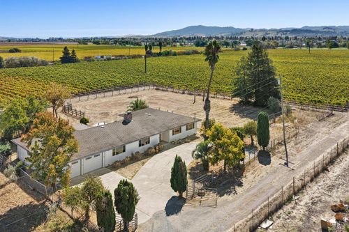 2702 Old Adobe Rd, Petaluma, CA, 94954-9571 | Card Image