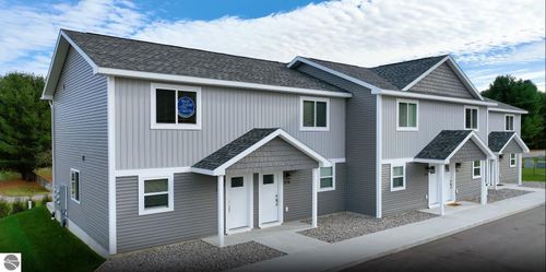 5-3790 Woodgate Dr, Traverse City, MI, 49686-6328 | Card Image