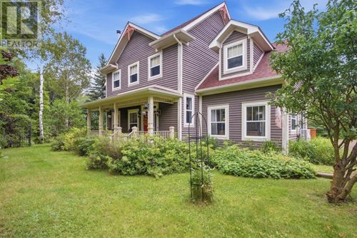 484 Grenfell Hts, House with 4 bedrooms, 3 bathrooms and null parking in Grand Falls Windsor NL | Card Image