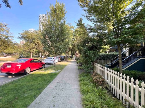 {{alt}} | Card Image