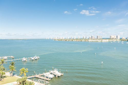 805-2650 Lake Shore Dr, RIVIERA BEACH, FL, 33404-4604 | Card Image