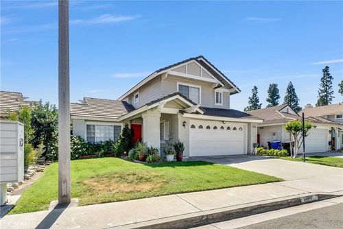 13635 Alexander Ct, Fontana, CA, 92336-3902 | Card Image