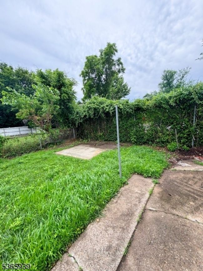 438 Lawrence St, House other with 5 bedrooms, 2 bathrooms and null parking in Burlington City NJ | Image 14