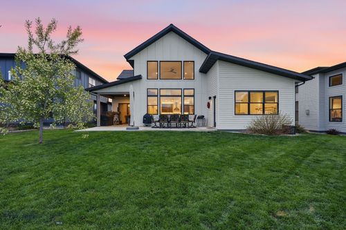 1976 Vaquero Pkwy, Bozeman, MT, 59718-7754 | Card Image