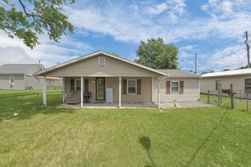 412 E Mill St, Circleville, OH, 43113-2031 | Card Image