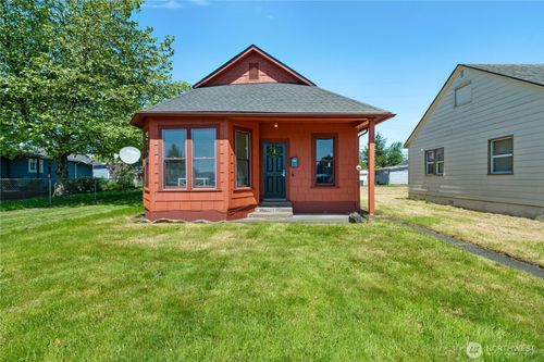 1008 W Wishkah St, Aberdeen, WA, 98520-5838 | Card Image