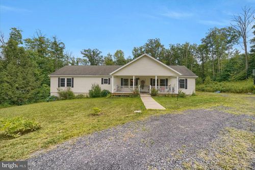 307 N 7th St, SNOW SHOE, PA, 16874-8553 | Card Image