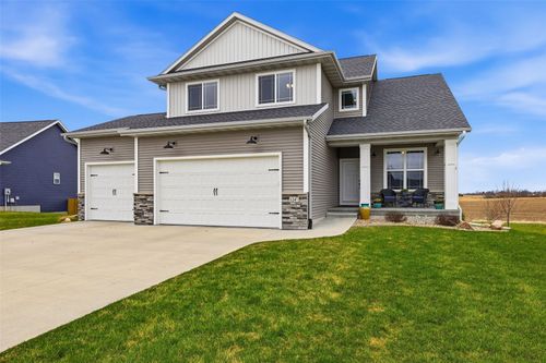 1247 Tramore Rd, Marion, IA, 52302-6106 | Card Image