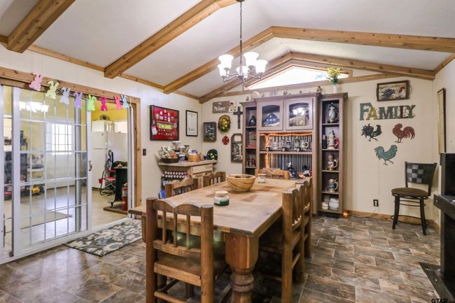 614 Maple Ave, House other with 4 bedrooms, 2 bathrooms and null parking in Cushing TX | Image 6