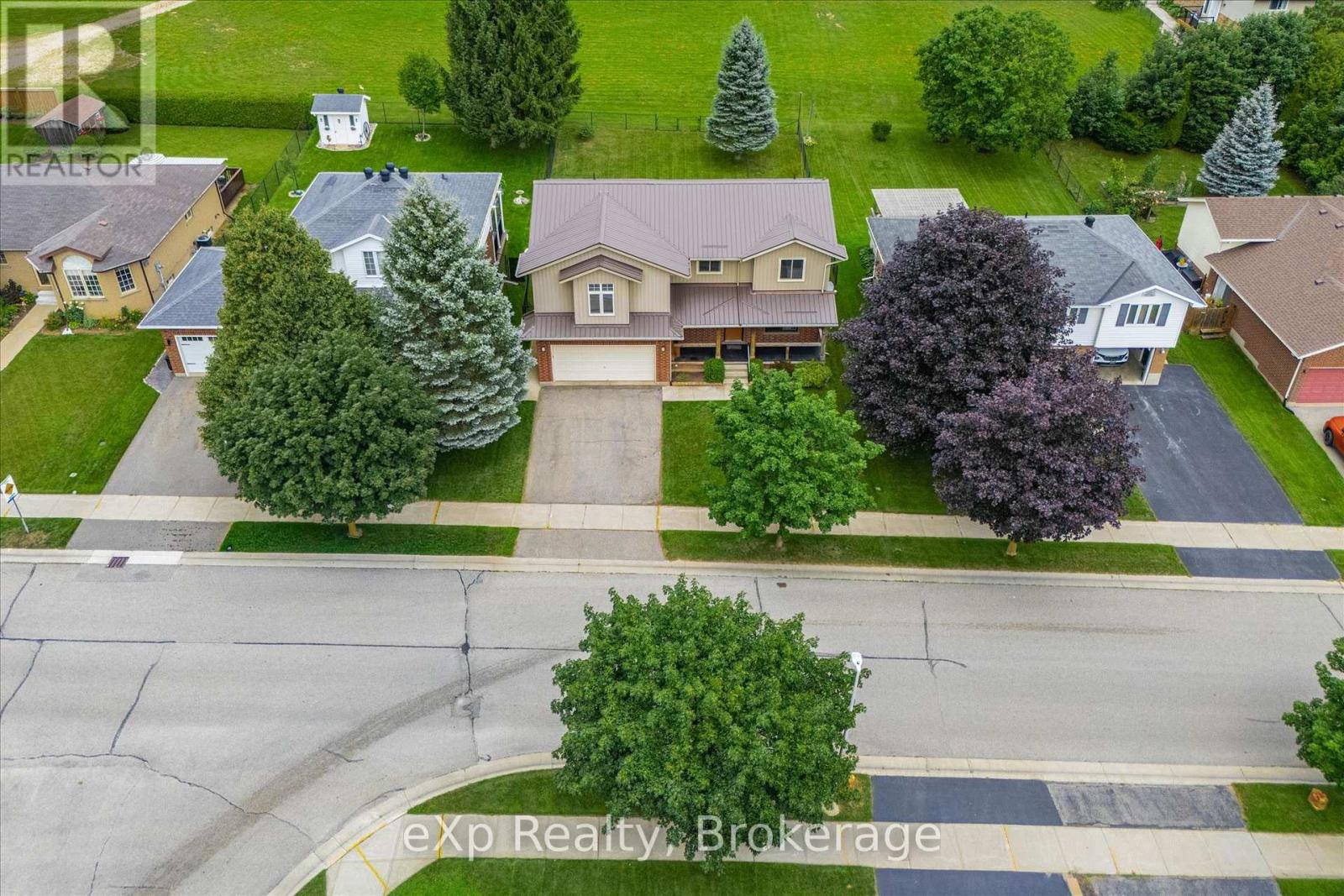 Residential in Centre Wellington (Elora/Salem) 3