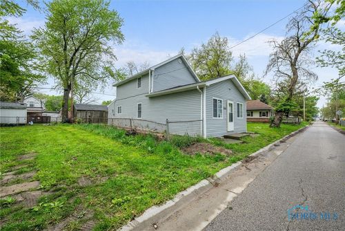 504 W Harbor View Dr, Harbor View, OH, 43434-1207 | Card Image