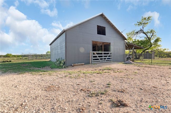 92 N Us Highway 281, Home with 3 bedrooms, 2 bathrooms and null parking in Lampasas TX | Image 40