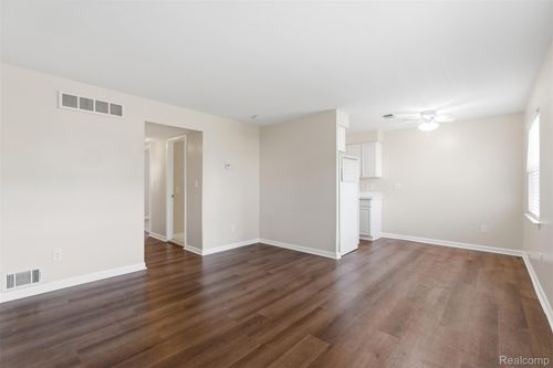 138 Princeton Dr, South Lyon, MI, 48178-1510 | Card Image