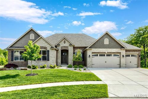 9 Keeney Creek Ct, Lake Saint Louis, MO, 63367-5052 | Card Image