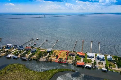 327 Carr Dr, Slidell, LA, 70458-5606 | Card Image