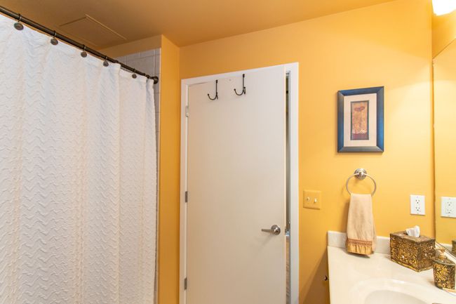 UNIT-424 - 101 Curry Ave, Condo with 2 bedrooms, 2 bathrooms and null parking in Royal Oak MI | Image 14