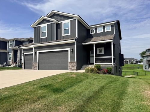 1244 Hillmann Ln, Warrensburg, MO, 64093-7895 | Card Image