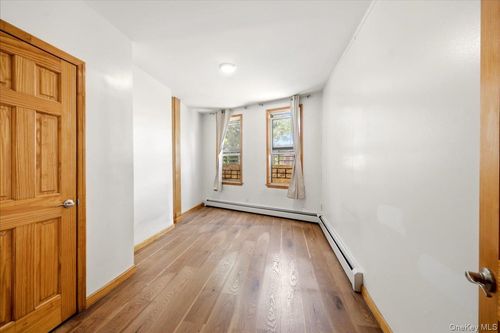 1850 Unionport Rd, Bronx, NY, 10462-3505 | Card Image