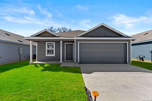 107 Ellendale Pl, Fredericksburg, TX, 78624-2680 | Card Image