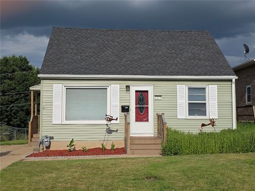 2219 Hamilton St, Cedar Rapids, IA, 52404-5622 | Card Image