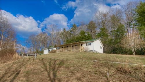 3 Altapass Trl, Spruce Pine, NC, 28777-5636 | Card Image