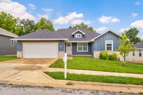 1506 W Parkview St, Ozark, MO, 65721-9146 | Card Image