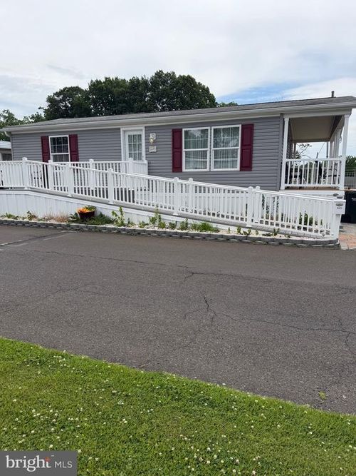 3421 Rose Ave, FEASTERVILLE TREVOSE, PA, 19053-4938 | Card Image
