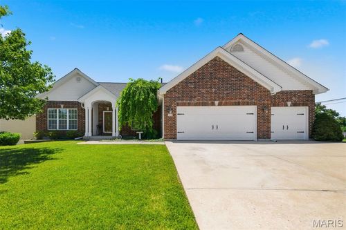 202 Highland Meadows Dr, Wentzville, MO, 63385-2997 | Card Image