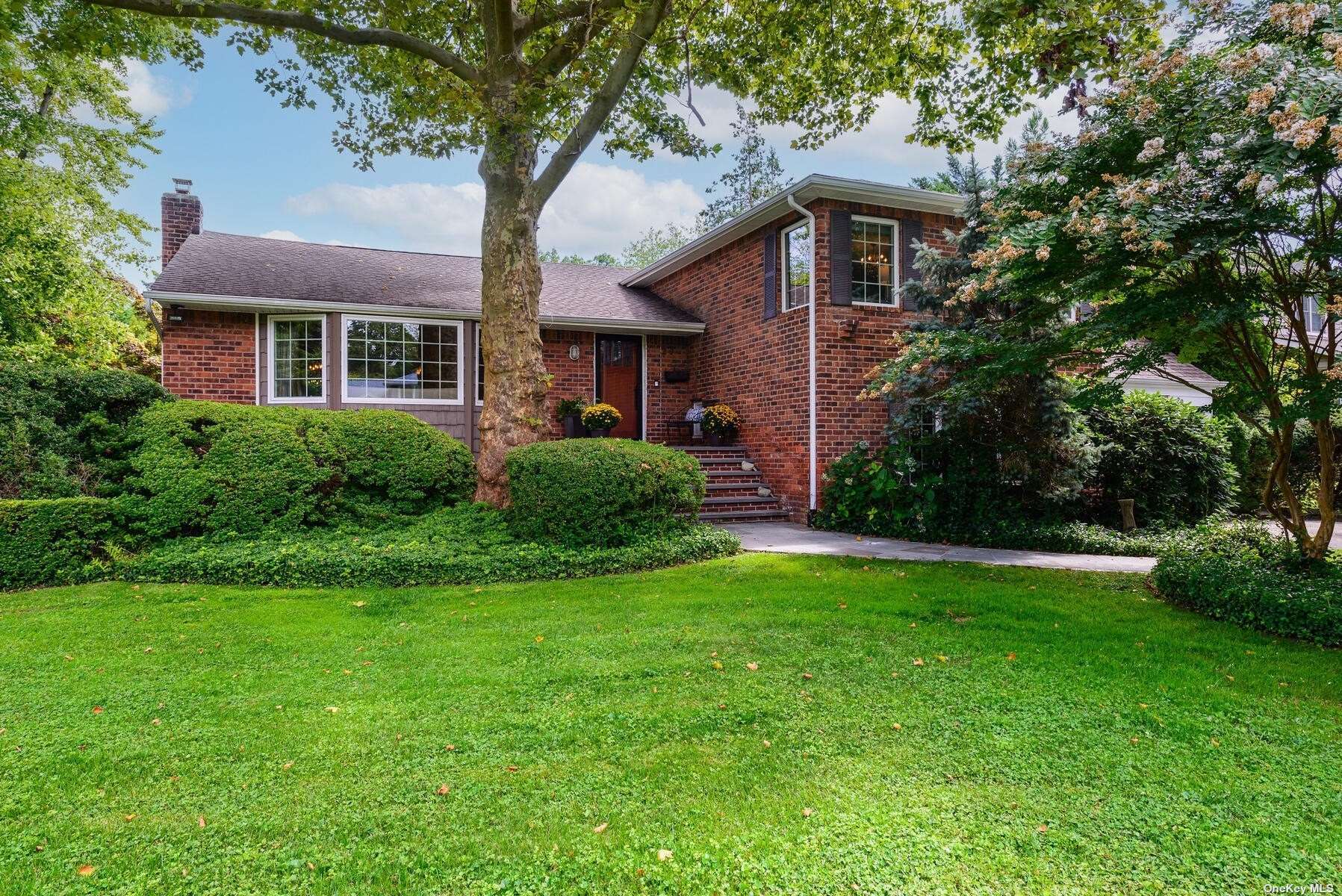 Sunnyvale Rd, Port Washington, NY 11050