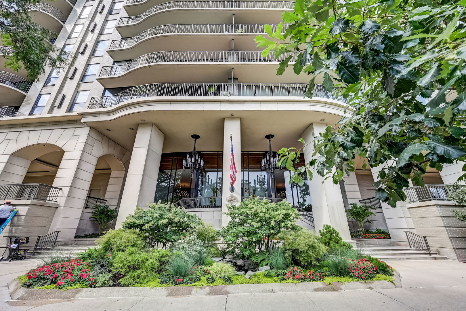 30b 1040 N Lake Shore Drive, Inactive in Chicago Zoocasa