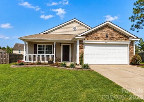 1843 Rustic Barn Dr, Huntersville, NC, 28078-3621 | Card Image