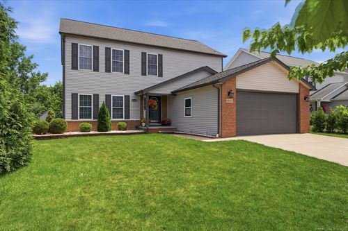 45622 Lone Pine Ln, Macomb, MI, 48044-6057 | Card Image
