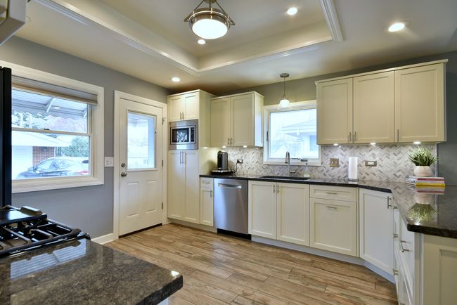 770 S Parkside Ave, House other with 3 bedrooms, 2 bathrooms and 2 parking in Elmhurst IL | Image 11