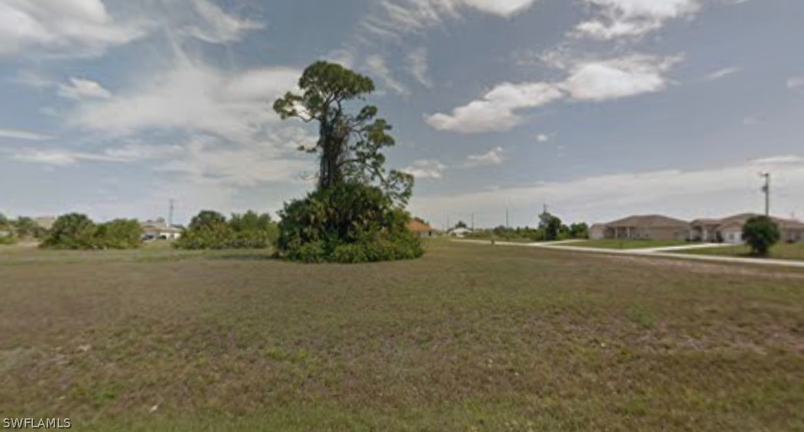 Land in Cape Coral