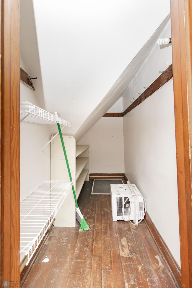 Bedroom 3 Closet | Image 40
