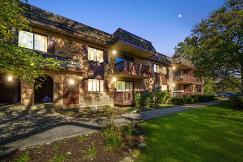 207-7920 Woodglen Ln, Downers Grove, IL, 60516-4530 | Card Image