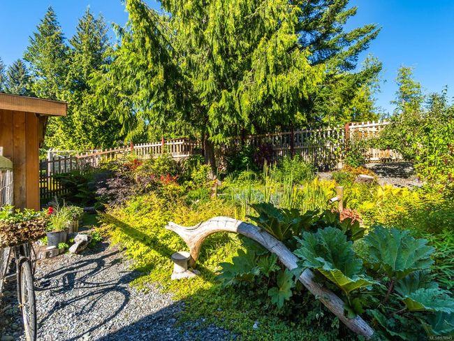410 17 Th Ave, House other with 4 bedrooms, 5 bathrooms and 4 parking in Sointula BC | Image 73